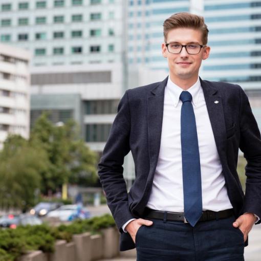 Maciej Madzinski wykladowca na kierunku zarzadzanie projektami 