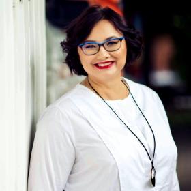 dr Jolanta Tkaczyk kierownik zakresu zarzadzanie marka i strategie marketingowe